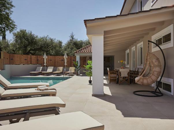 Galadriel Villa With Private Pool & Jacuzzi Kato Yerakarion Exterior photo